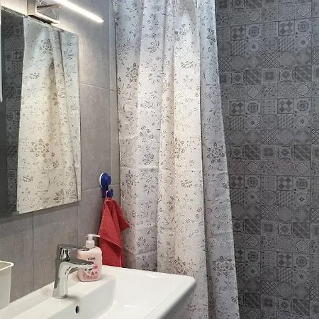 Lola Seaview Guest House. уютный домик в варне Βάρνα