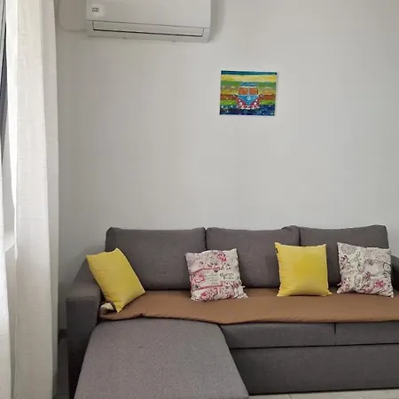 Lola Seaview Guest House. уютный домик в варне * Varna