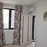 Lola Seaview Guest House. уютный домик в варне Varna