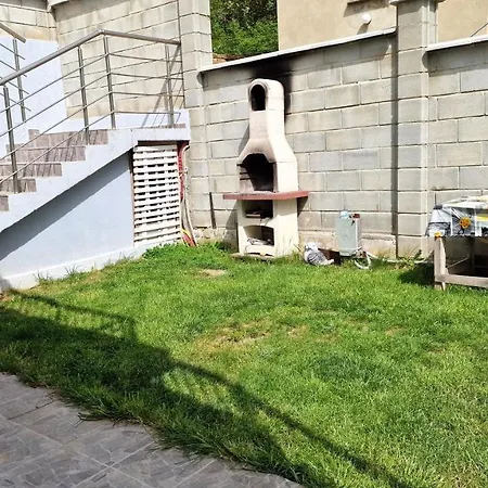 Lola Seaview Guest House. уютный домик в варне Varna